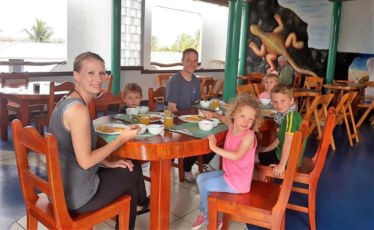 Hotel Coloma Galapagos Puerto Ayora  Εξωτερικό φωτογραφία